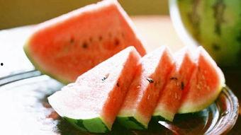 群众开心吃瓜视频,吃瓜群众欢乐时光，短视频展现社会百态